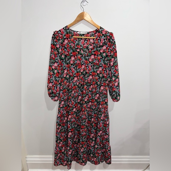 Zara floral Dress - Picture 1 of 3